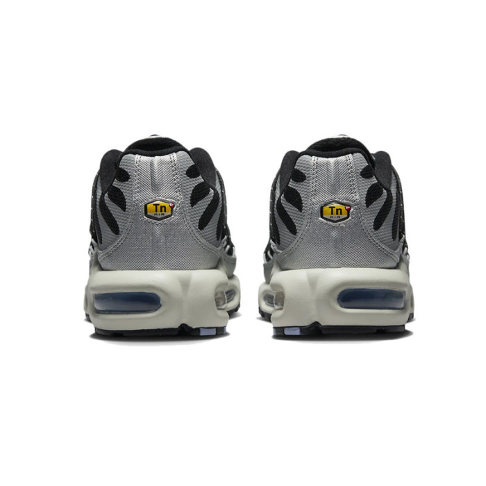 Nike Basket Nike AIR MAX PLUS