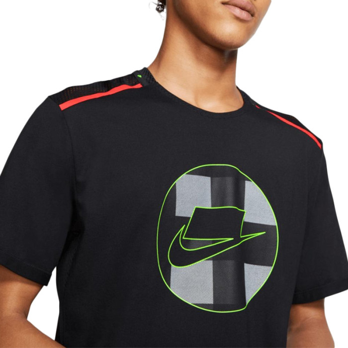 Tee-shirt Nike WILD RUN