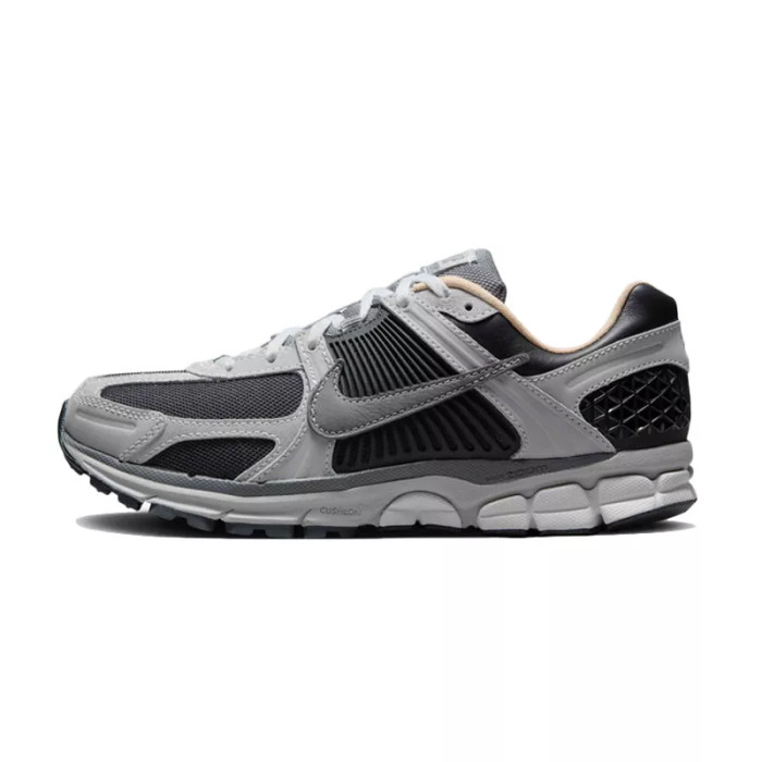 Nike Basket Nike ZOOM VOMERO 5