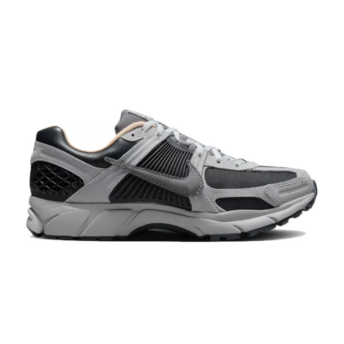 Nike Basket Nike ZOOM VOMERO 5