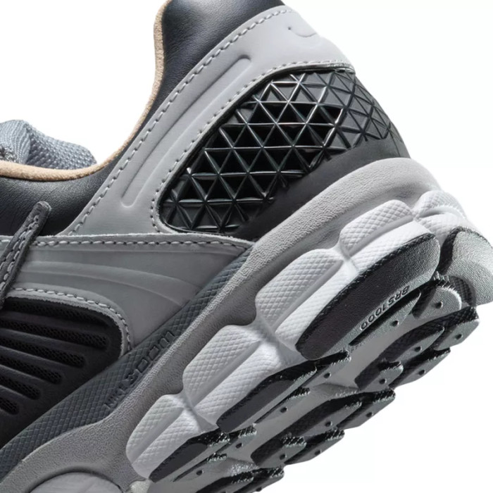 Nike Basket Nike ZOOM VOMERO 5