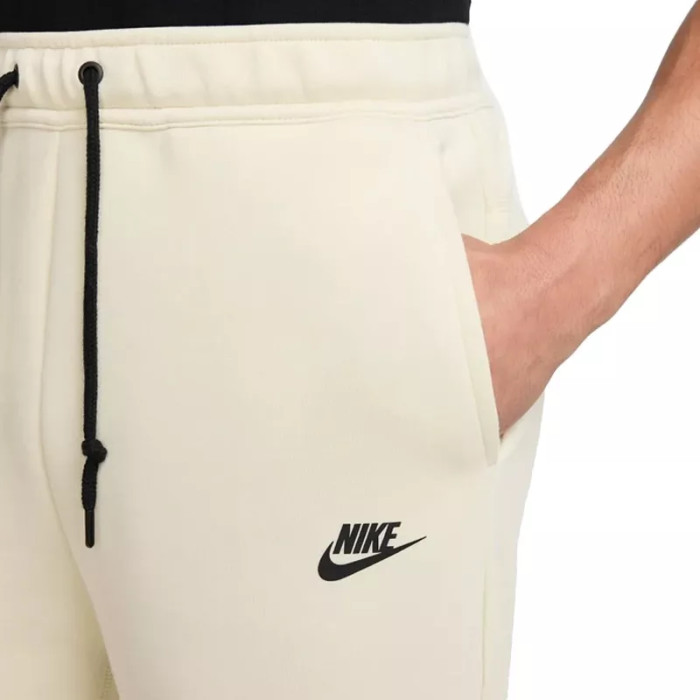 Nike Short Nike TECH FLEECE