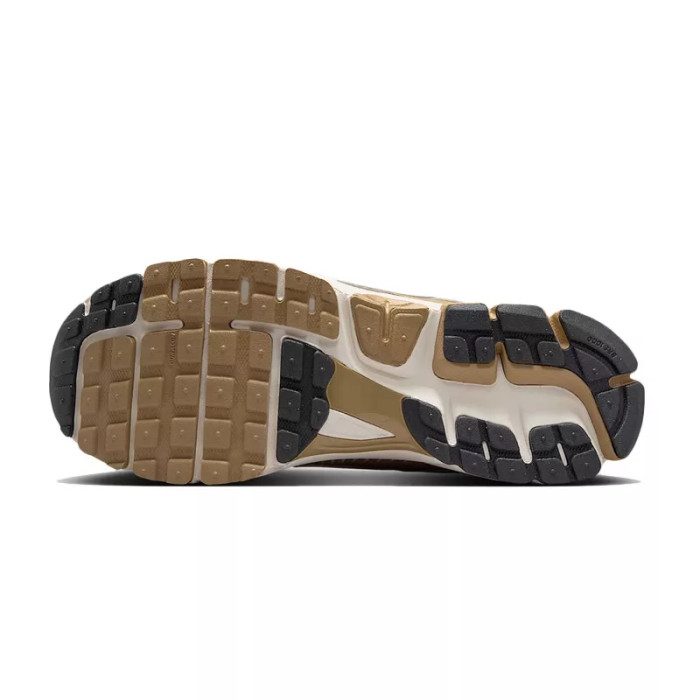 Nike Basket Nike ZOOM VOMERO 5