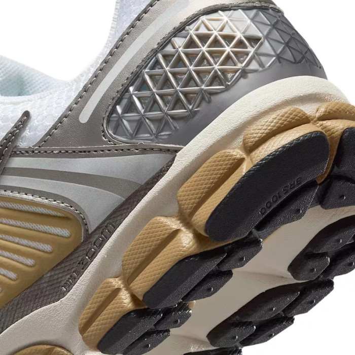Nike Basket Nike ZOOM VOMERO 5