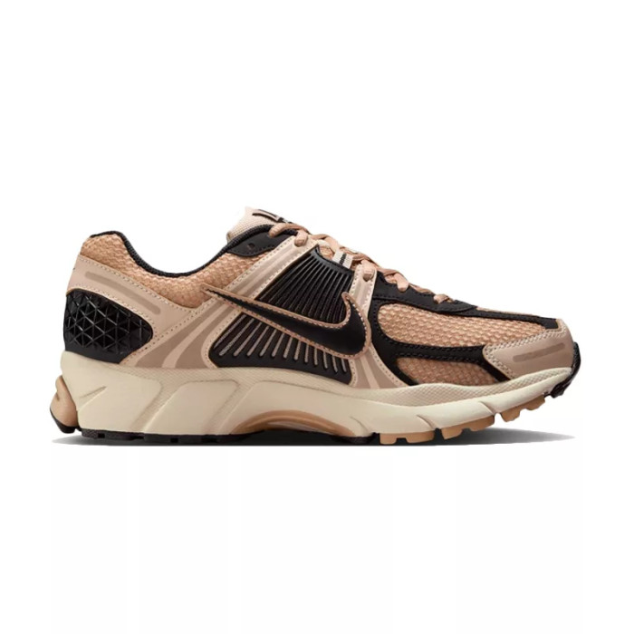 Nike Basket Nike W VOMERO 5
