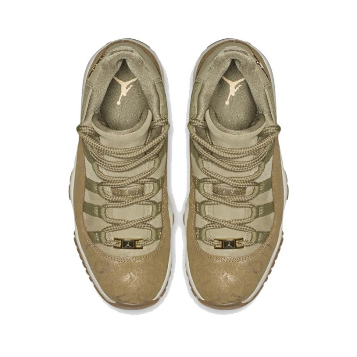 Nike Baskets Nike AIR JORDAN RETRO 11 - AR0715-200