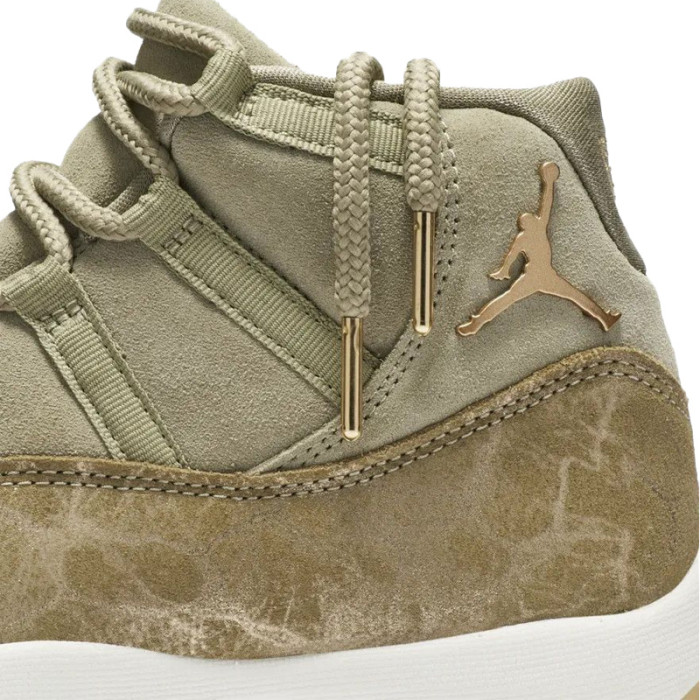 Nike Baskets Nike AIR JORDAN RETRO 11 - AR0715-200