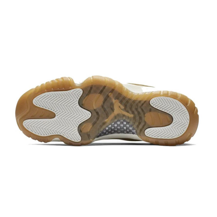 Nike Baskets Nike AIR JORDAN RETRO 11 - AR0715-200