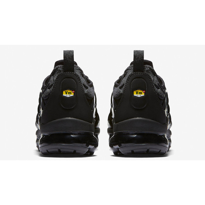 Nike Basket Nike AIR VAPORMAX PLUS - 924453-004