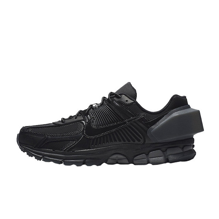 Nike Baskets Nike ZOOM VOMERO 5 - AT3152-001