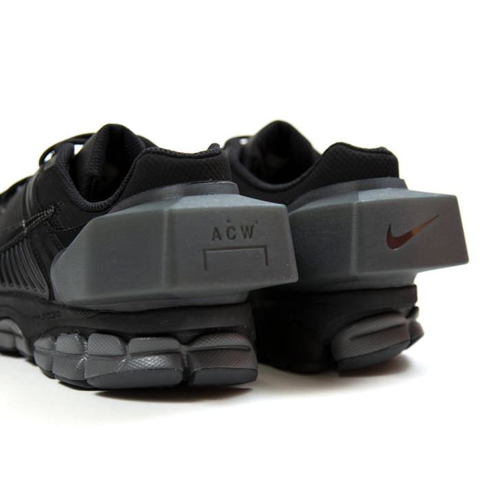Nike Baskets Nike ZOOM VOMERO 5 - AT3152-001