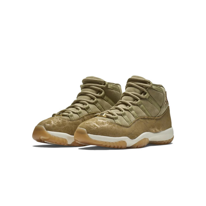 Nike Baskets Nike AIR JORDAN RETRO 11 - AR0715-200