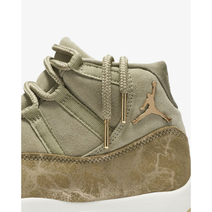 Nike Baskets Nike AIR JORDAN RETRO 11 - AR0715-200